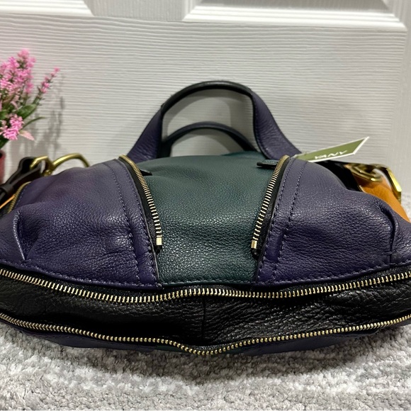 orYANY - Picture 3 of 7